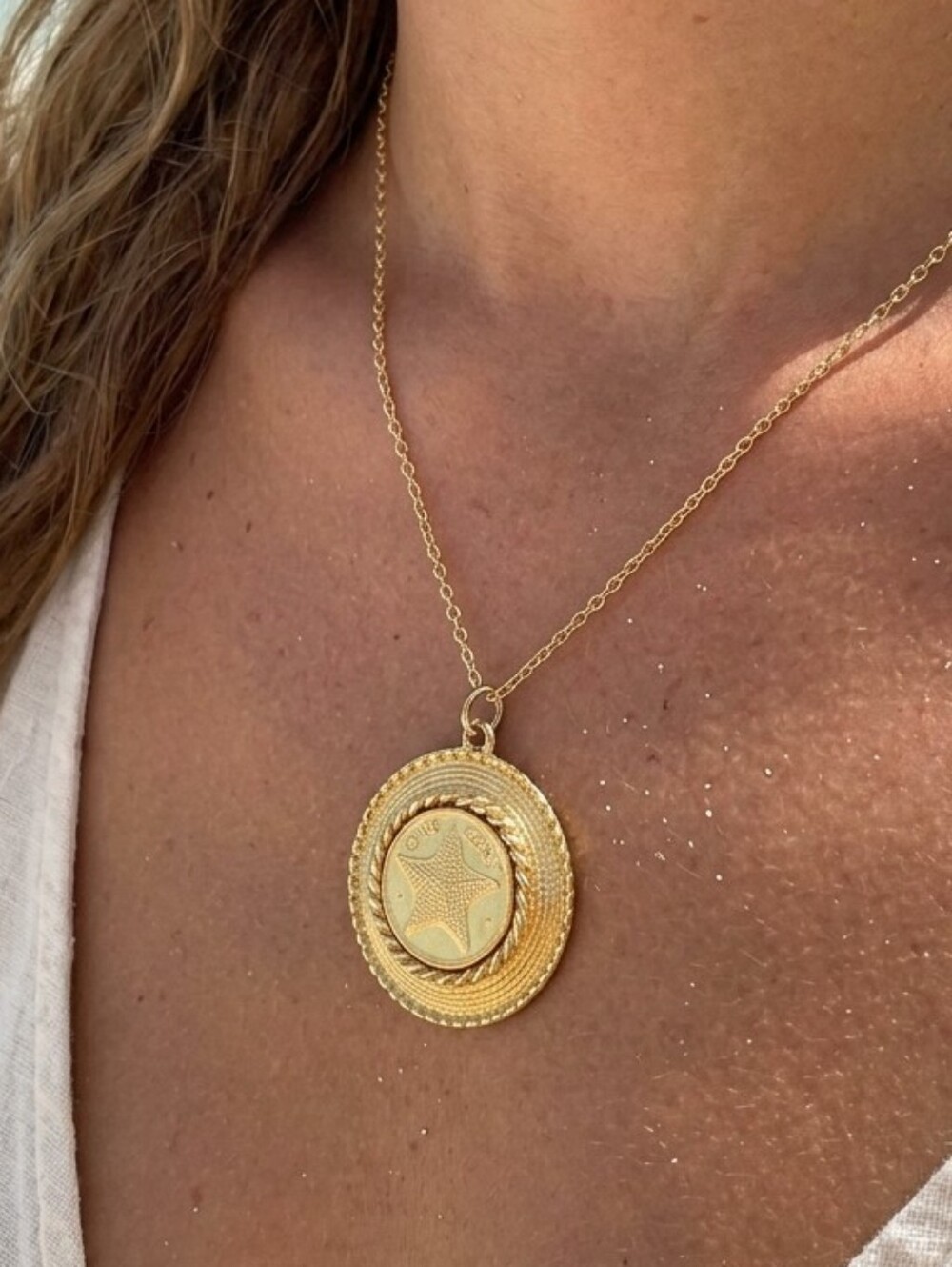 🌙Vintage Bahamas 1 Cent Starfish Coin Pendant Gold Tone Bezel Charm